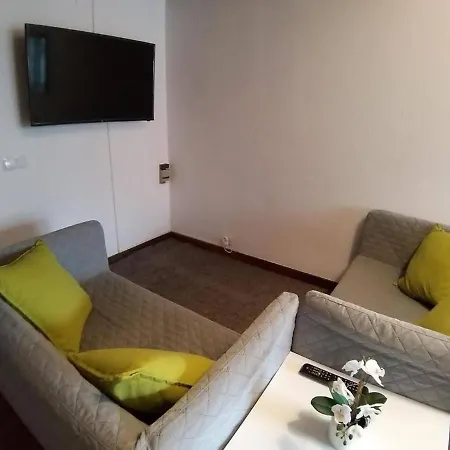 In - Theorynomadrooms Quarto Casal 3 *