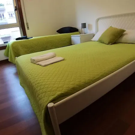 Penzion In - Theorynomadrooms Quarto Casal 3